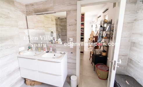 Resale - Urbanisation detached Villa - Torrevieja