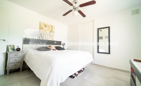 Resale - Urbanisation detached Villa - Torrevieja