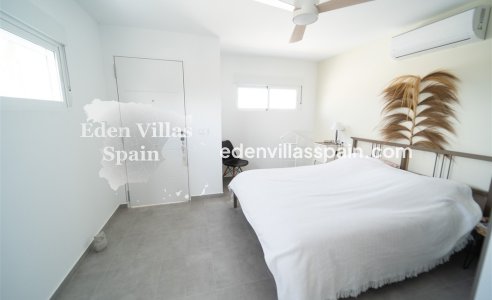 Resale - Urbanisation detached Villa - Torrevieja