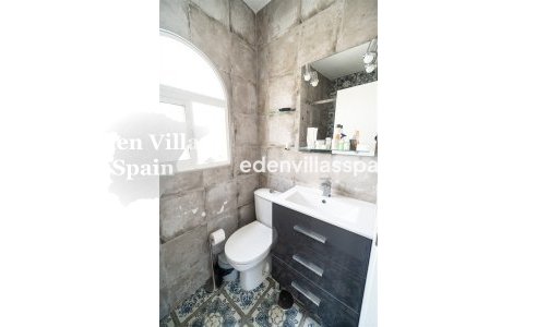 Resale - Urbanisation detached Villa - Torrevieja