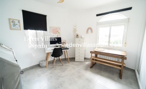 Resale - Urbanisation detached Villa - Torrevieja