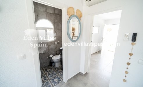 Resale - Urbanisation detached Villa - Torrevieja