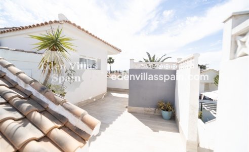 Resale - Urbanisation detached Villa - Torrevieja